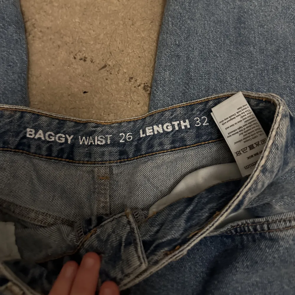 Baggy/wide jeans från bikboks jeans märke, skönt material. Använda några få gånger men i mycket bra skick😊 . Jeans & Byxor.