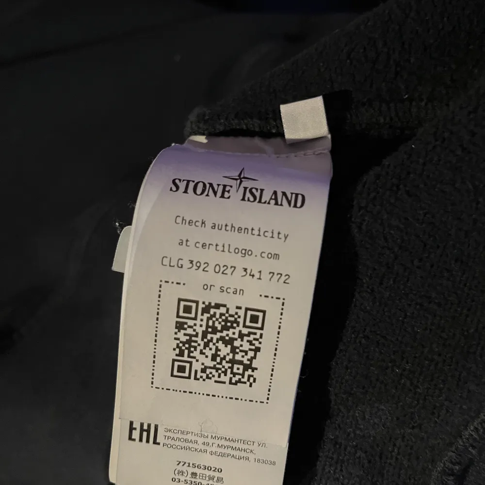 Snygg Stone Island sweatshirt. Köpt i fjol i Rom. Väldigt sparsamt använd, badgen är i nyskick.  Kom pm vid funderingar!. Tröjor & Koftor.