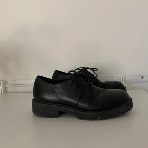 Vagabond skor - Snörskor från Vagabond. Ganska välanvända. 