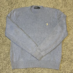 Ralph Lauren stickad tröja  - En Jättefin stickad tröja från Ralph Lauren i storlek M, i toppskick!