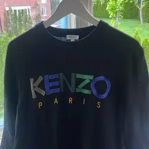 Stickad Kenzo Paris tröja väldigt bra skick.