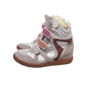Isabel marant skor  - Intressekoll på mina unika isabel marant skor i storlek 40💕 väldigt fint skick!