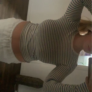 Zara Tröja - Super fin randig sommar tröja som passar perfekt till linnebyxor