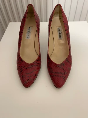 CHARON klackar  - Väldigt fina klackar made in Italy  Storlek: 6 