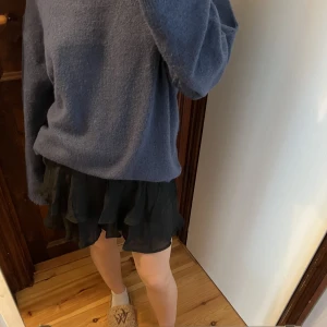 Volangkjol - Säljer den eftersom den aldrig kommer till använding😊