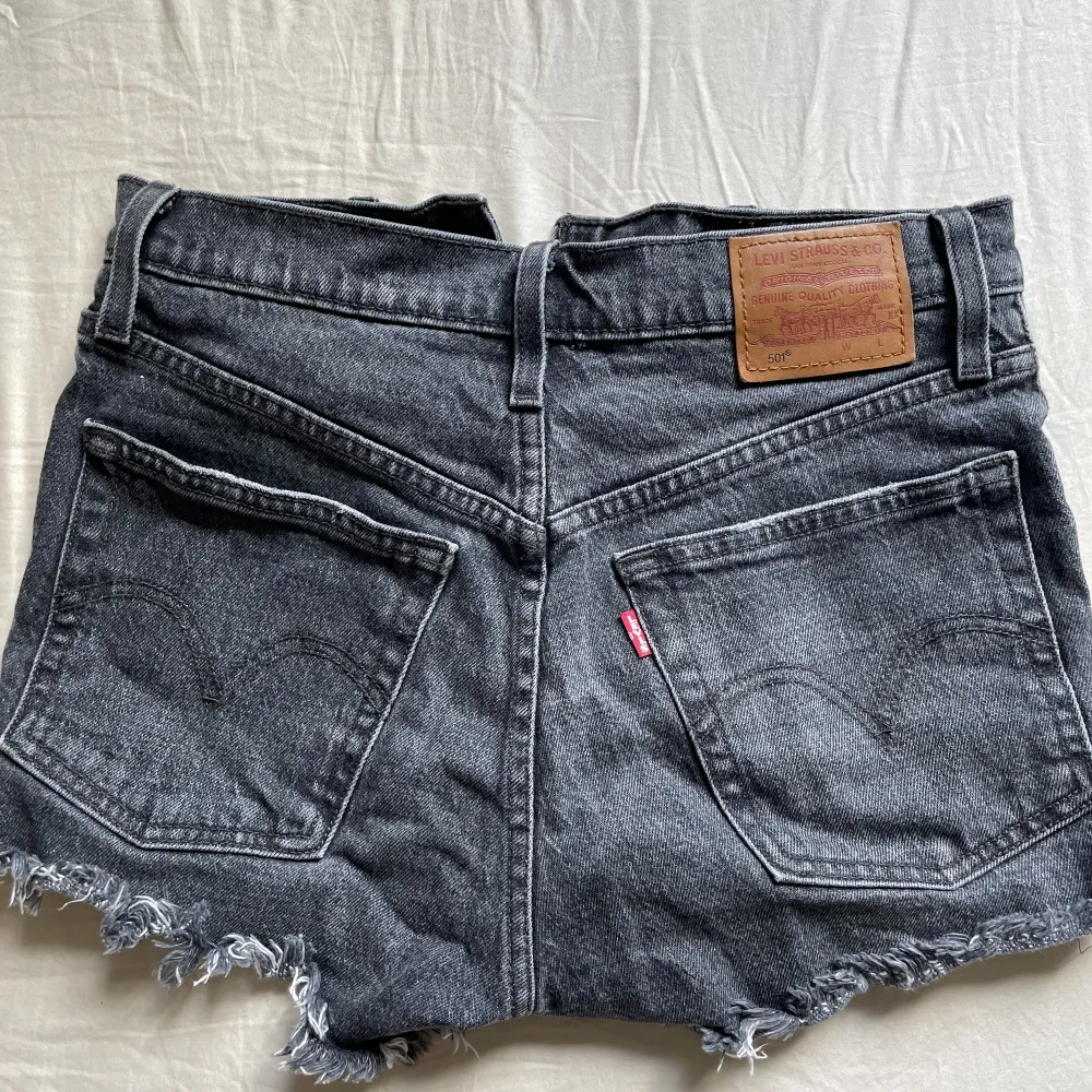 Vintage jeans shorts med jättefin tvätt och väldigt fina. Shorts.