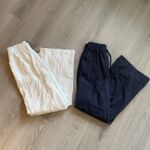 Linnebyxa bootcut - Dam linnebyxa med bootcut. Ca 105cm i benlängd. Säljer de som ett par för 600, inte separat✅