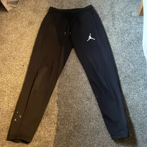 Jordan byxor - Jordan byxor i bra skick storlek 147-163