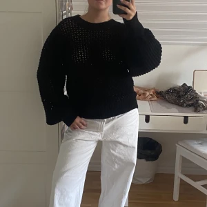 Stort virkad tröja - Jättefin svart virkad tröja 