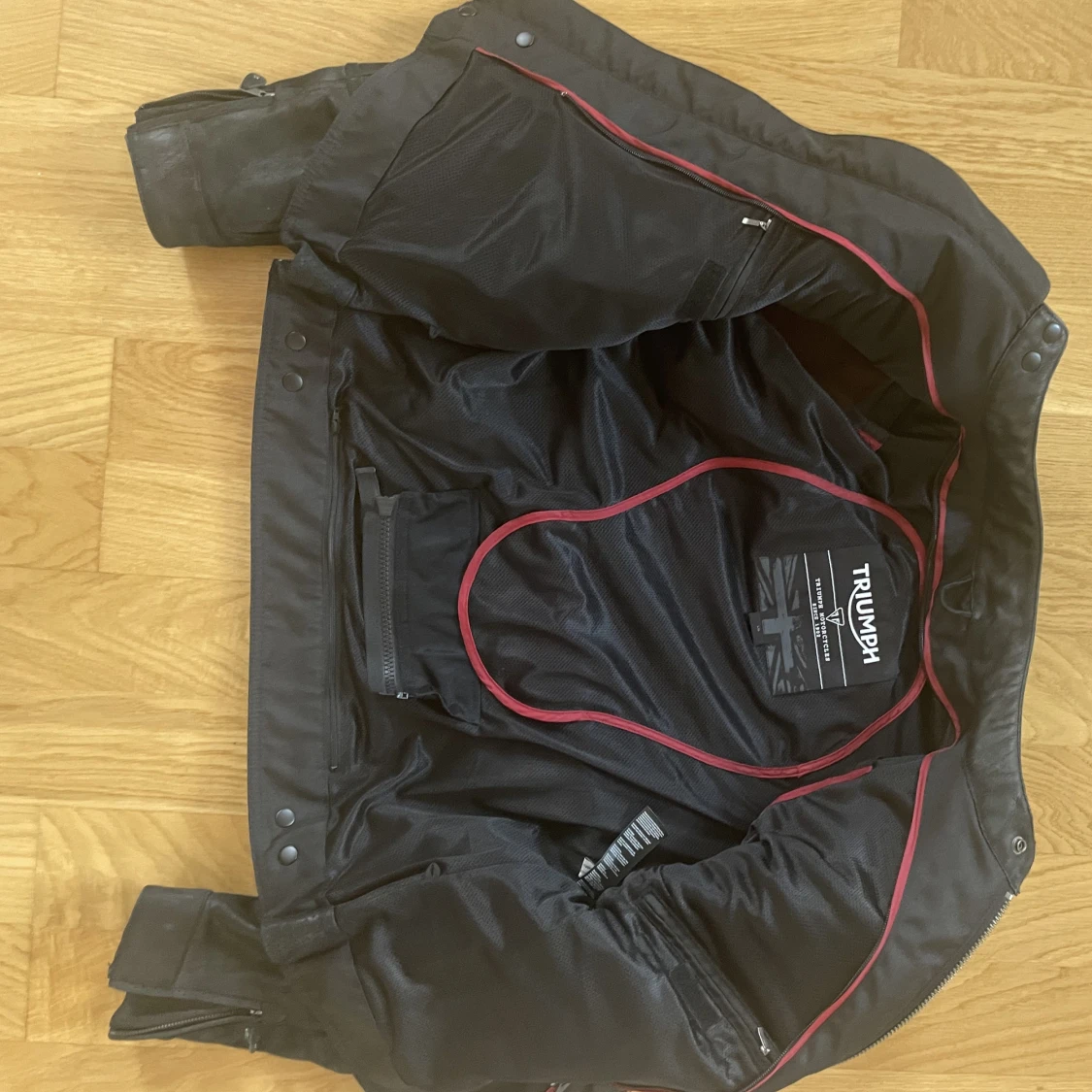 Triumph skinnjacka - 90