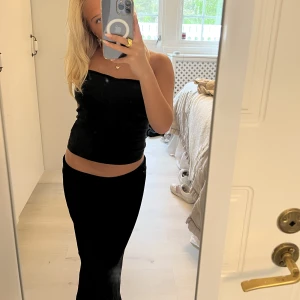 Lång lågmidjad kjol  - Inga defekter, nyskick 