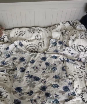 Blommig tröja - Blommig sommartröja. Kortärmad, 