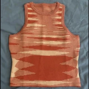 Stickad topp - Stickad topp i färgen orange jätteskön och fin topp 