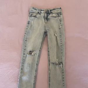 High rise skinny jeans🥳 - Size 36 but feel like 34  