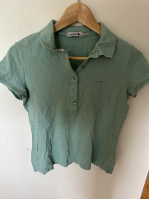 Pikétröja Lacoste - Pikétröja i fint skick