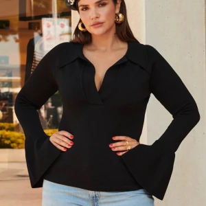 Adoore topp - Superfin stickad topp från Adoore med detaljer på ärmarna! Aldrig använd ❤️‍🩹