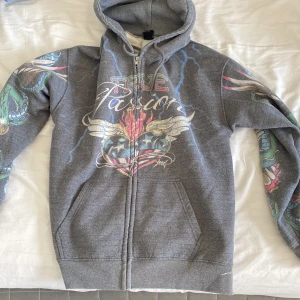 Urban outfiters Retro hoodie - Retro Urban Outfiters hoodie, storlek S men är baggy, extremt skönt material