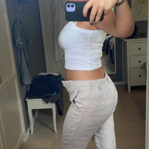 Stockh lm linnebyxor  - Säljer mina linnebyxor ifrån stockh lm eftersom de är för små. Perfekt i längden för mig som är 172🤍nypris- 900kr. köparen står för frakten❤️‍🔥