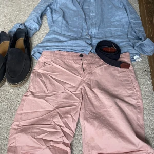 ROSA SHORTS SELECTED HOMME - Fräscha sommarsemester från SELECTED HOMME. Perfekt skick. Inköpta för 700 kr.