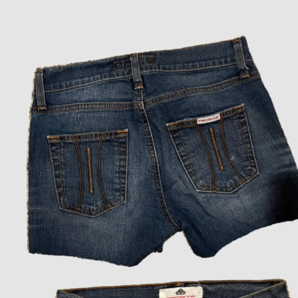 Avklippta shorts jeans . Shorts.