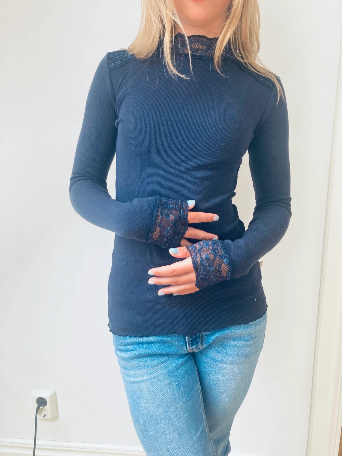 Mörkblå långärmad topp