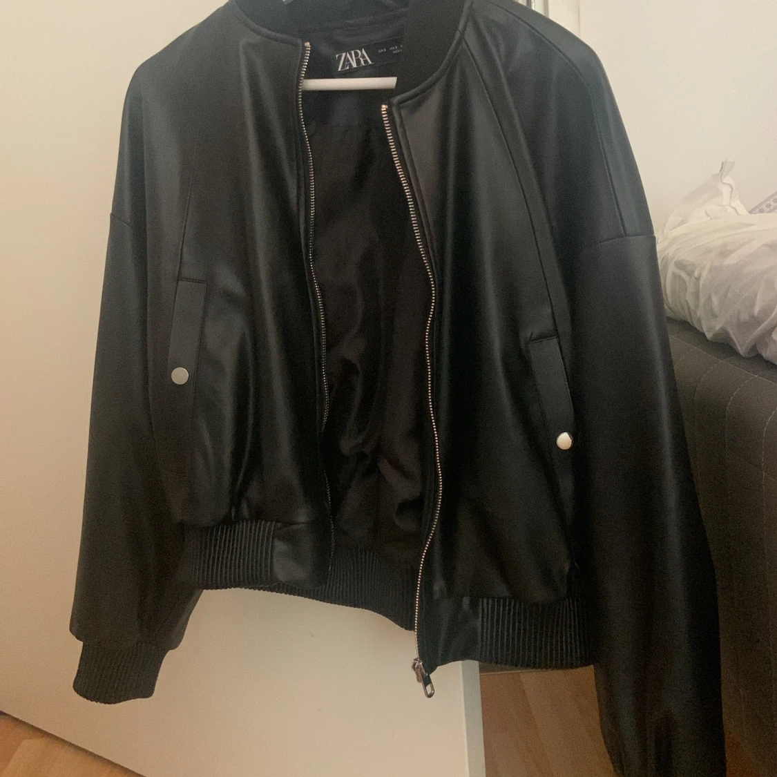 Zara bomberskinnjacka  - 90