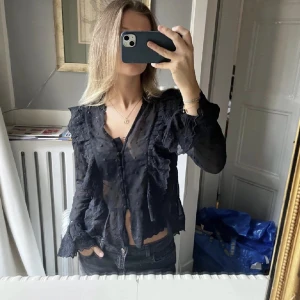 Blus  - Jättefin blus som jag köpt här på plick🙌🏻 