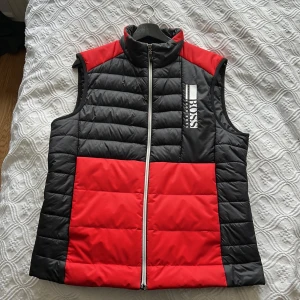 Boss väst  - Boss väst i bra skick