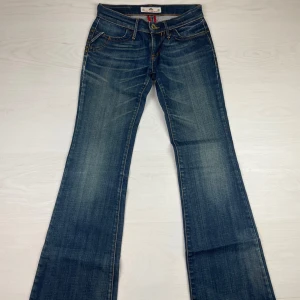 Lågmidjade bootcut jeans - superfina lågmidjade bootcut jeans.💓 originalpris: 700kr 