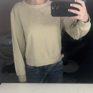 College tröja  - Beige college tröja, jätte mjuk 