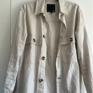 Ljus beige vårjacka - Vårjacka man. Ljusbeige. 