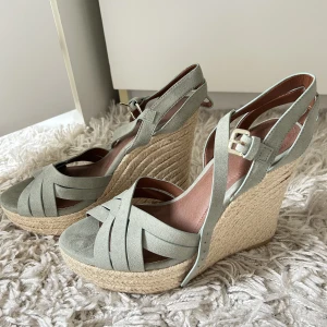 Kilklackar  - Armégröna, använda fåtal gånger 