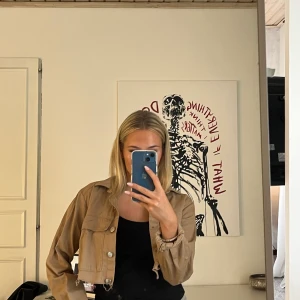 Kort beige jacka - Kort beiga jacka från hm❤️