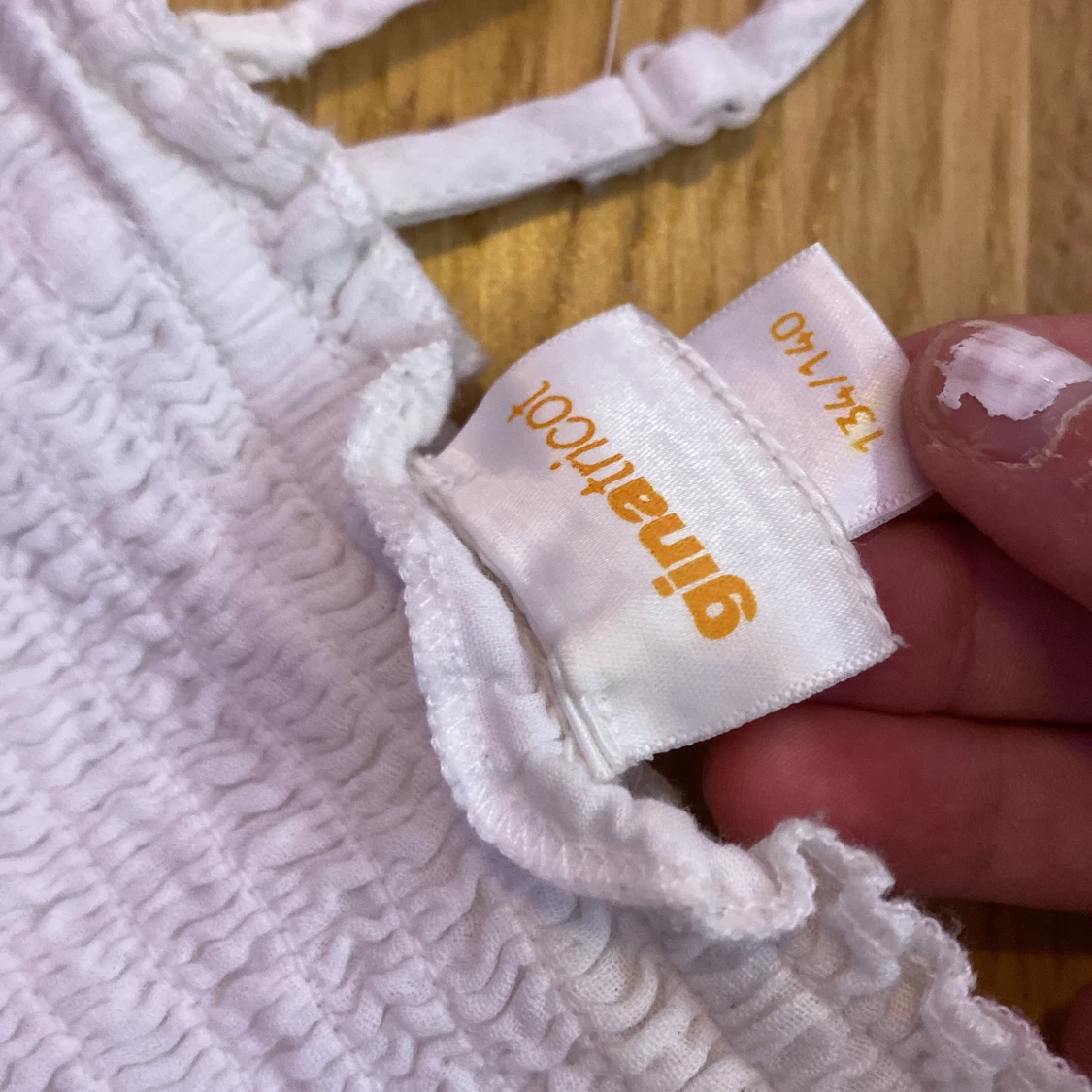 Fin topp från gina tricot - 90