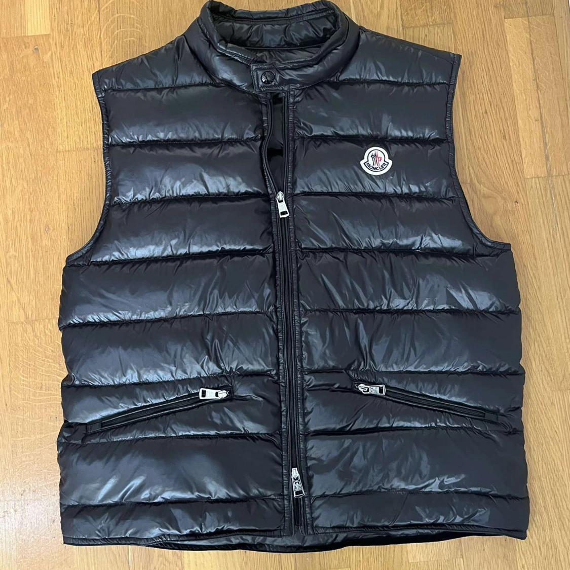 Moncler väst storlek S