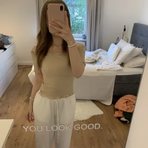 Offshoulder topp - Beige topp från h&m☺️