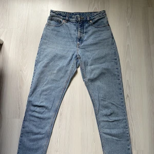 Momjeans från Monki - Använda men är i fint skick 
