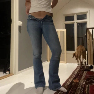 Bootcut/flare jeans - Säljer mina jeans från bubbelroom eftersom de är för små. 💗Använda någon gång  Säljer även tröjan i en annan anons 