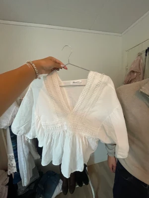 Blus - Fin blus från Thailand kom privat för bild på 