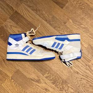 Adidas forum high Leather White/Blue US 9 1/2 Brand new