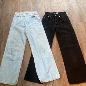 150kr/st eller båda för 250kr! Vida jeans från junkyard som inte kommer till användning längre!  Endast använda ett fåtal gånger, nyskick!  