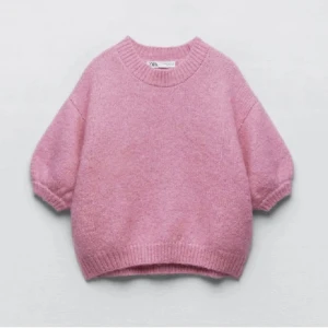 Zara tshirt stickad - Helt oanvänd dock är lappen av, skriv för mer frågor 