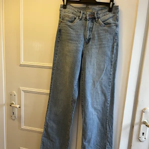 Jeans Kappahl - Säljer dessa blåa jeans från Kappah i nyskick, storlek 36. 
