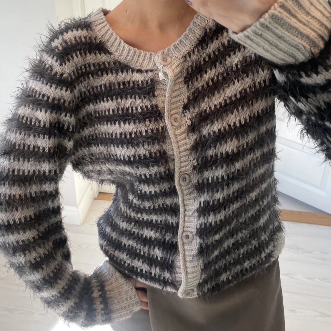 Stickad kofta/tröja  - 91