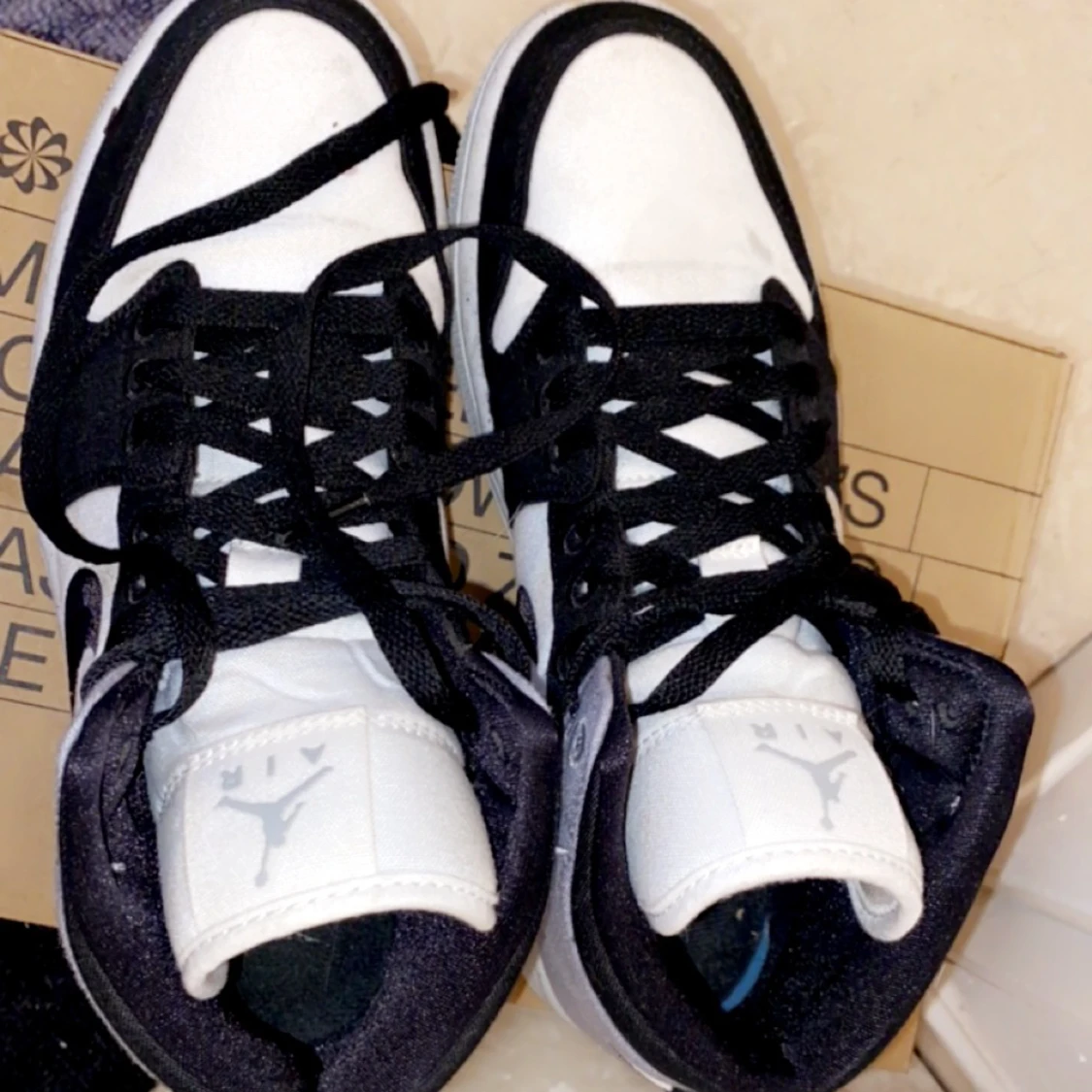 WOMENS AIR JORDAN 1 MID - 90