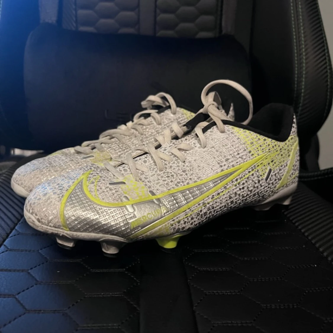 Nike fotbollsskor  - 90