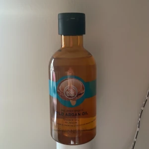 Kroppstvål  - Helt oanvänd. Den doftar sött och är väldigt bra att kombinera med sol de Janeiro body mistarna