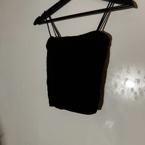 Linne - Linne från Ginatricot  Storlek Xs   Tvättas innan den skickas