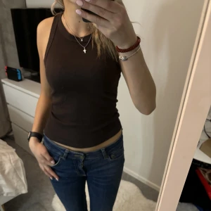 Gina Tricot Linne - Basic linne från Gina Tricot. Använt ett fåtals gånger. Ny skick. Vid frågor/bilder så är det bara att höra av sig. Pris kan diskuteras❤️