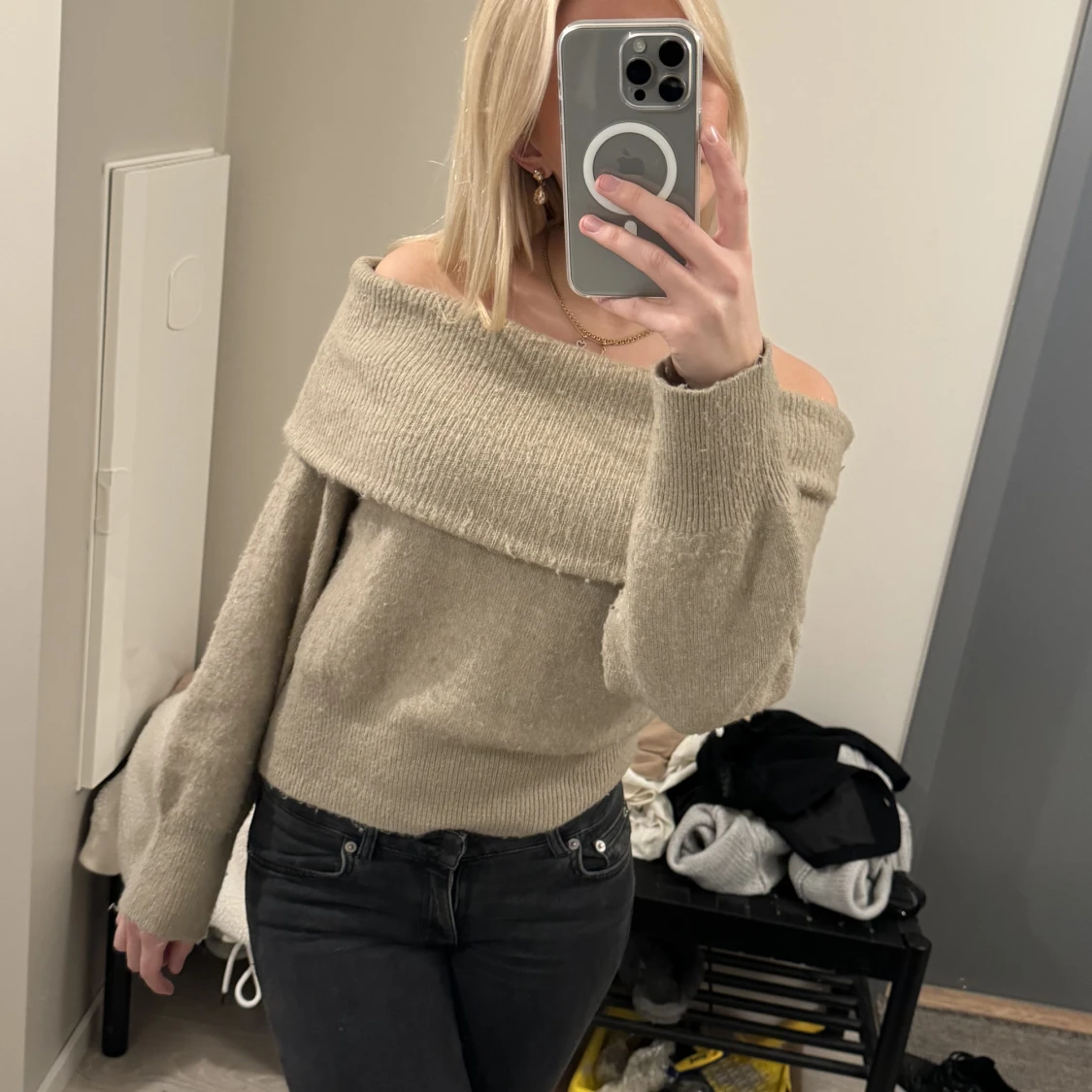 Off shouldertröja  - 90